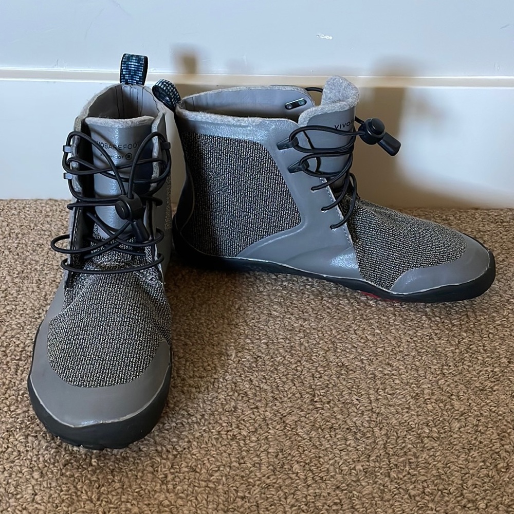 Vivobarefoot Winterproof water resistant boots with thermal insole.  EUR 40
